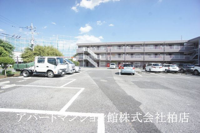 グランドール柏の外観