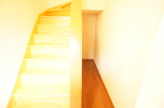 グランラシーヌの収納|★階段下収納