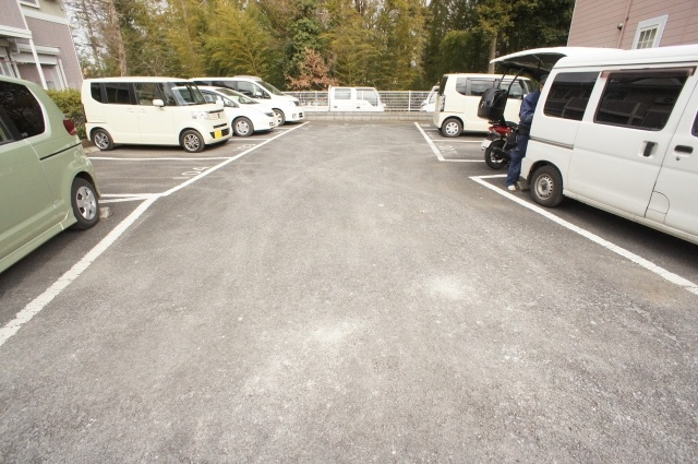 グランラシーヌの駐車場|★駐車場