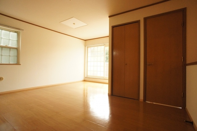 グランラシーヌの居間・リビング|★明るく広いＬＤＫ