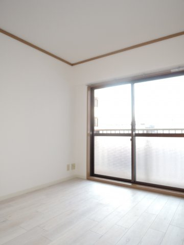 ＫＮマンションの洋室