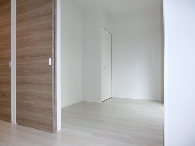 大阪市淀川区十三本町２丁目の賃貸マンションの洋室