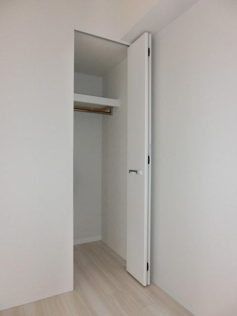 大阪市淀川区十三本町２丁目の賃貸マンションの収納