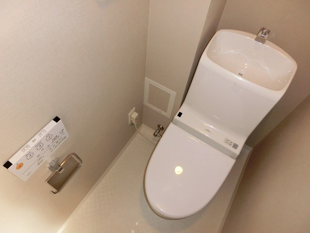 大阪市淀川区十三本町２丁目の賃貸マンションのトイレ