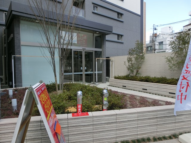 大阪市淀川区十三本町２丁目の賃貸マンションのロビー