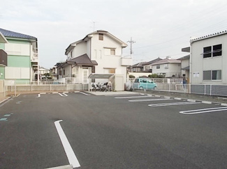 【駐車場】
