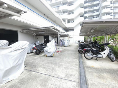 【その他共用部分】 | モアクレストマリンシティ金沢文庫Ｃ棟 | バイク置き場