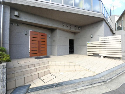 【エントランス】 | 日吉本町プレジデンスゼクティ | 東急東横線・東急目黒線・横浜市営地下鉄グリーンライン「日吉」駅徒歩9分！