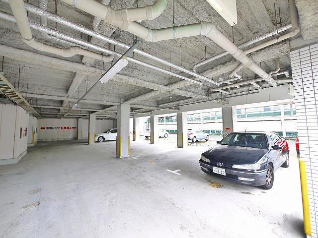 新大宮駅前北ビルの駐車場