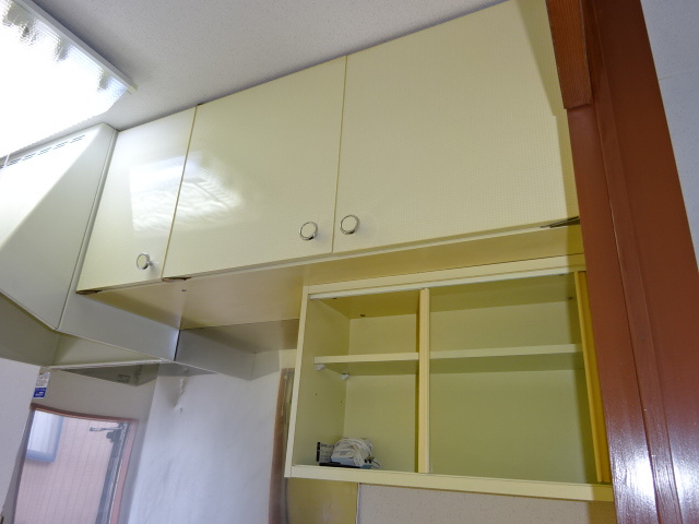 エステート中庄のキッチン|キッチン上収納