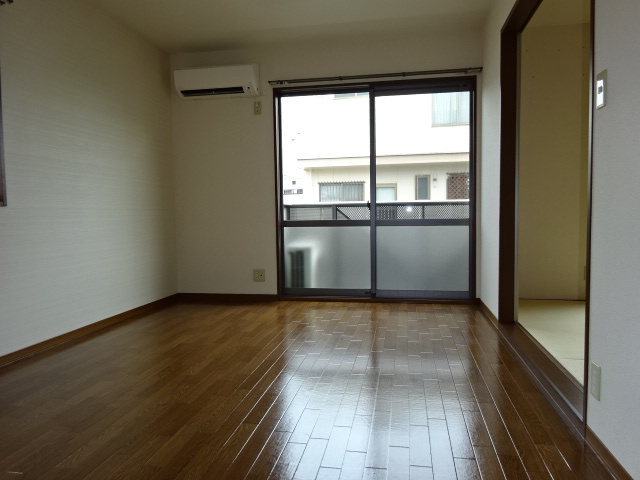 ペルレDの居間・リビング|洋室