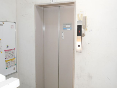 【エントランス】 | 春日部　中央　あすなろコーポ　402号 | エレベーター付