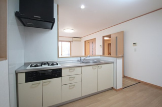 【キッチン】 | ＹＭＮ西茂呂貸住宅 | 3口コンロ付き！