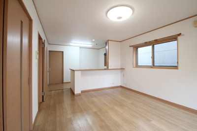 【居間・リビング】 | ＹＭＮ西茂呂貸住宅