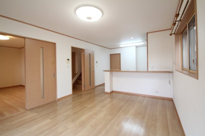 【居間・リビング】 | ＹＭＮ西茂呂貸住宅