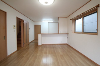 【居間・リビング】 | ＹＭＮ西茂呂貸住宅