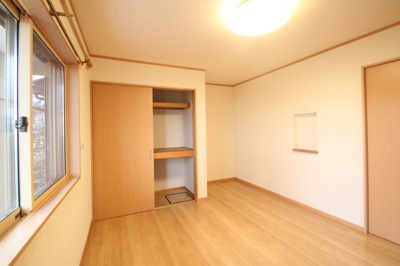 【収納】 | ＹＭＮ西茂呂貸住宅 | 1F・8帖の洋室にある収納です