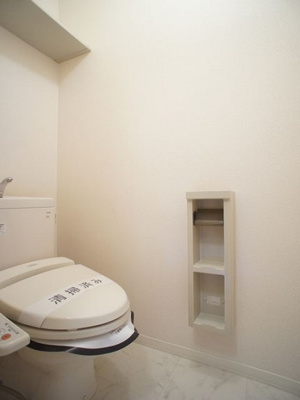 【トイレ】 | メゾン・ボヌールＥ | 温水洗浄暖房便座機能付きです♪