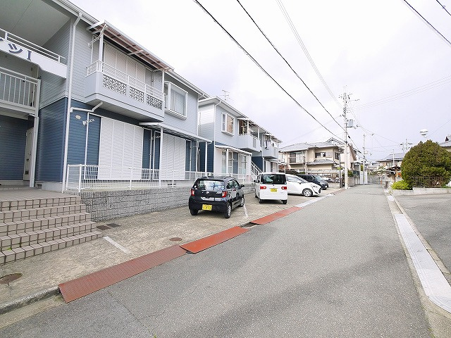 福寿ハイツⅠの駐車場