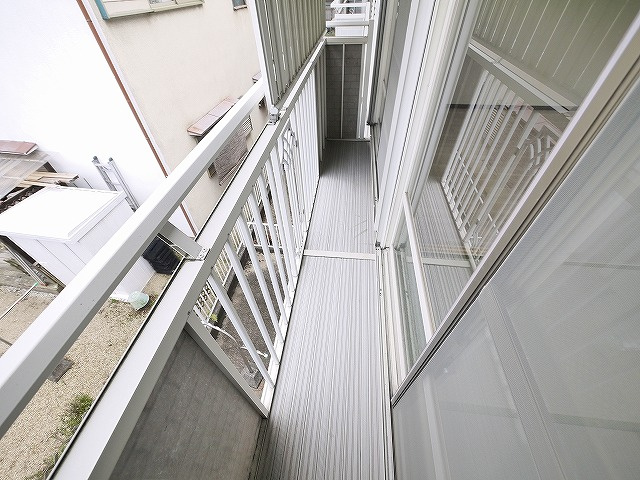 エスポワール神殿町のバルコニー|暖かな日差しのふりそそぐバルコニー