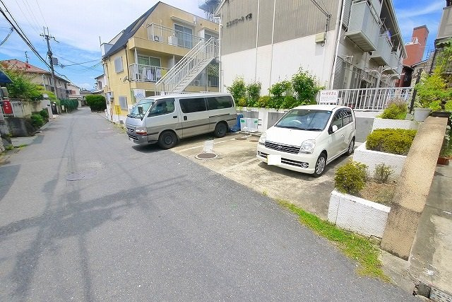 エスポワール神殿町の駐車場|駐車スペースもあります