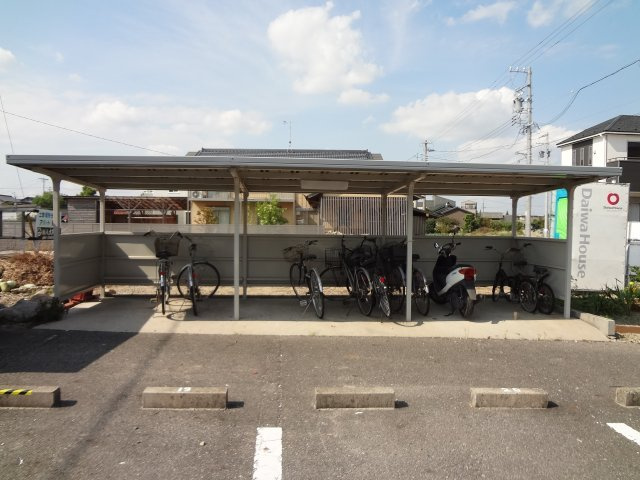 高浜市向山町５丁目のアパートのその他共用部分|駐輪場