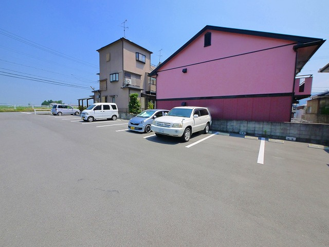 ニューコトブキマンションの駐車場|駐車場完備です