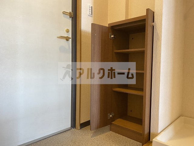 トレイズの玄関|トレイズ　下駄箱