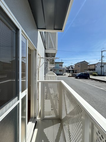 フレグランス　B棟のバルコニー|イメージ106号室の写真（反転あり）