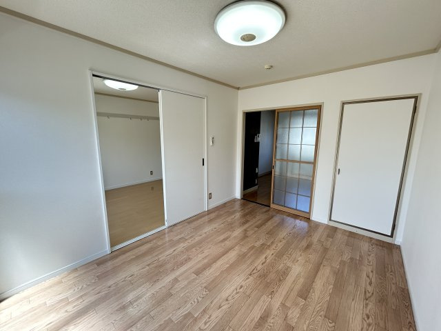 フレグランス　B棟の居間・リビング|イメージ106号室の写真（反転あり）