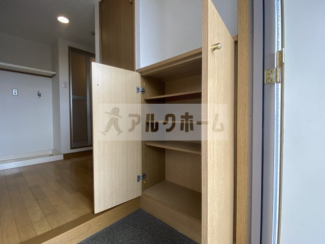 トレイズ2の玄関|トレイズ2（藤井寺）　下駄箱