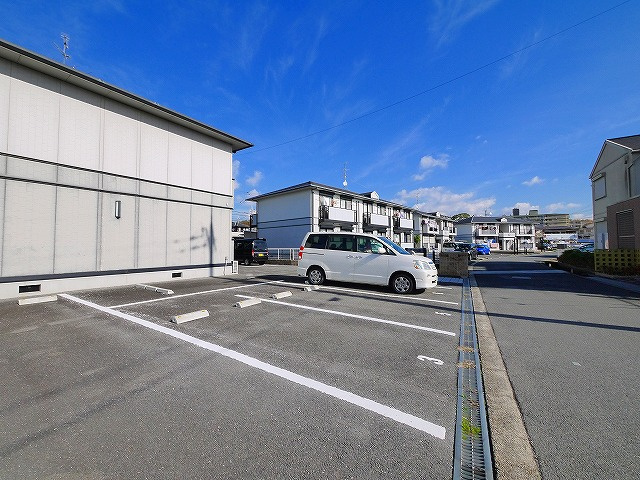 アネックスナカヤマチョウの駐車場