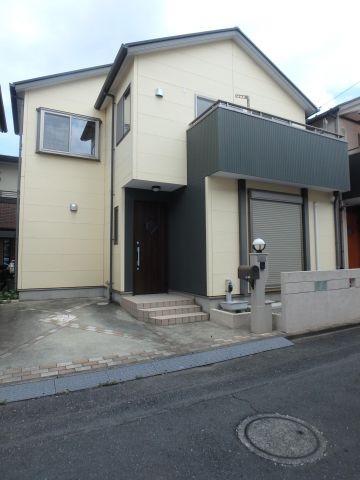坂戸市花影町の一戸建ての外観