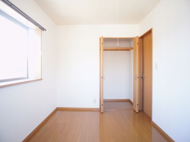 【収納】 | プロバンスM村井 | 充実収納付きの北側洋間です♪