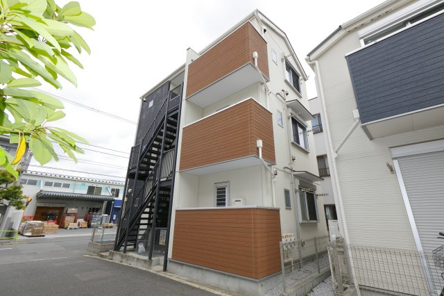 アパートメント新小岩A棟の外観
