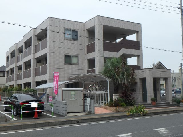 坂戸市関間４丁目の賃貸マンションの外観