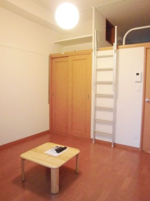 【居間・リビング】 | トリメゾン | ロフト付きのお部屋です。※参考写真