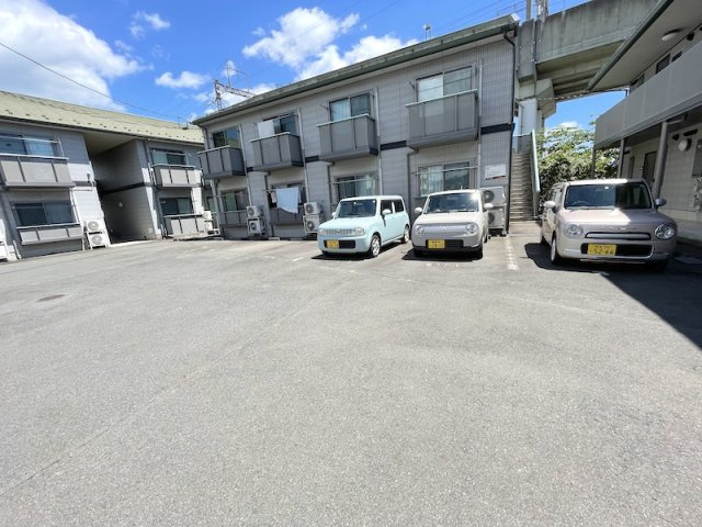 カオリーモ青山の駐車場