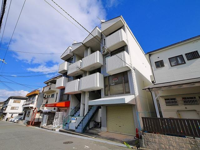 東生駒ツインビル1号館の外観|外はこのようになっています