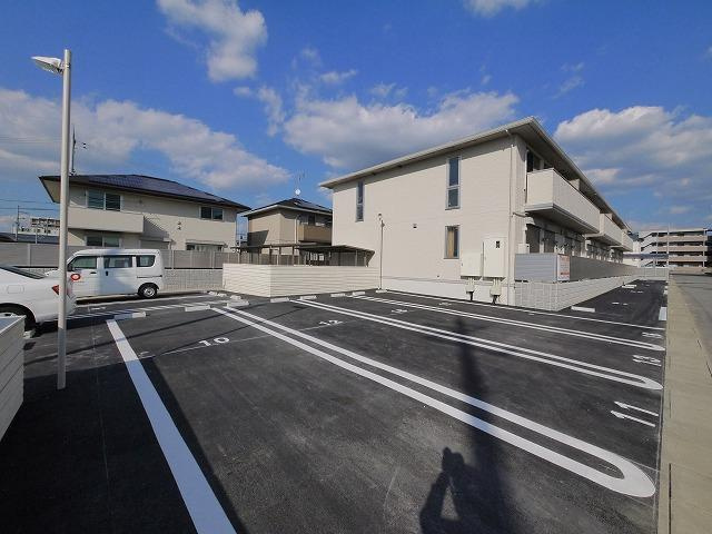 サニーコート（大森町）の駐車場|車をお持ちの方に嬉しい駐車場付きの物件です