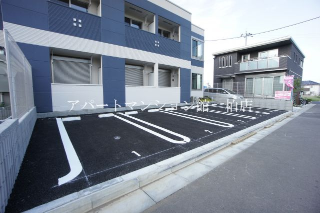 Racineの駐車場