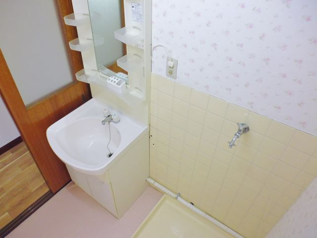 北川マンションの独立洗面台
