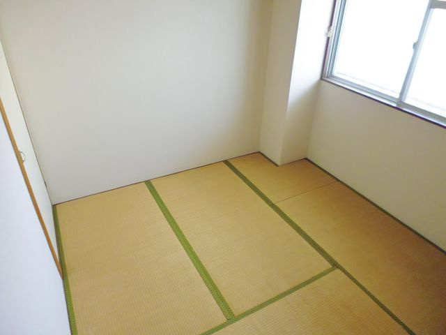 北川マンションの和室