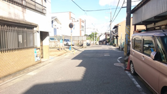 【前面道路含む現地写真】