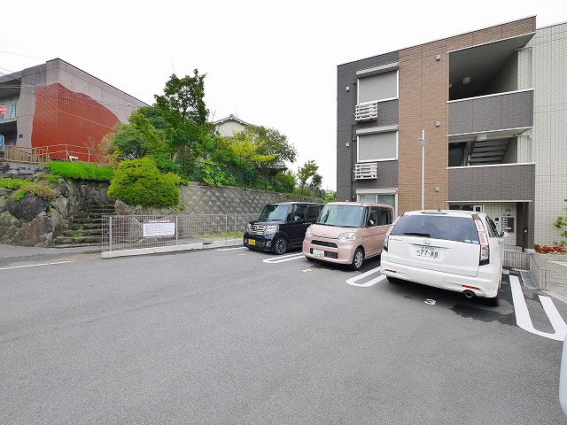 アプリコットコートの駐車場|駐車場に車を止められます
