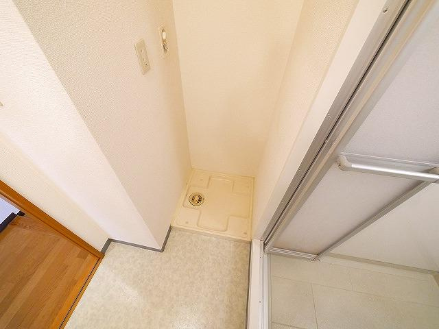 セピアコート（三条大路）の設備|室内洗濯機置き場です