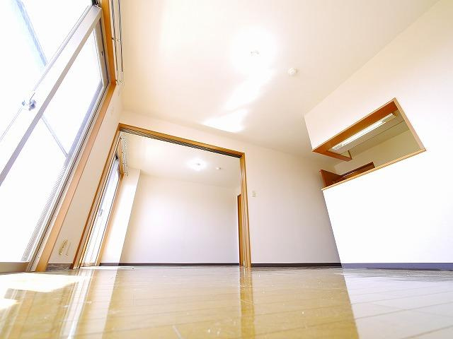 セピアコート（三条大路）の居間・リビング|使いやすいリビングです