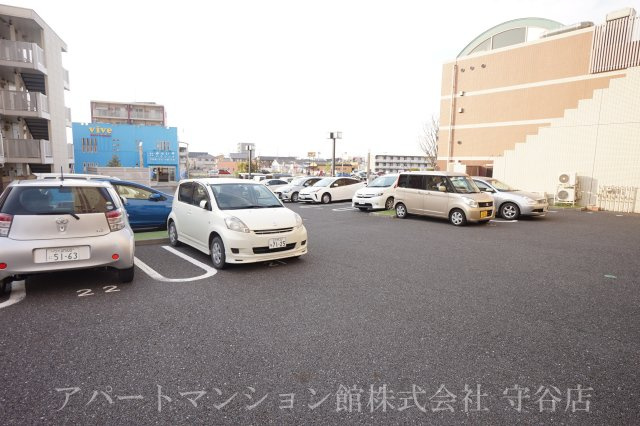 STATION TOWER TOYOSHIMAの駐車場