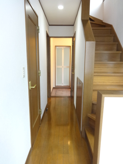 上門邸のその他|階段