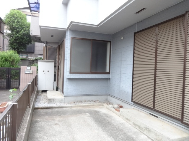 上門邸の駐車場|駐車スペースあります☆